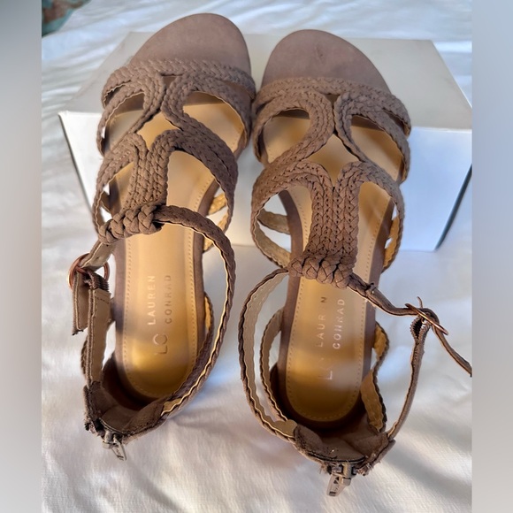 Lauren Conrad Brown Strappy Heeled Sandals - Picture 5 of 5